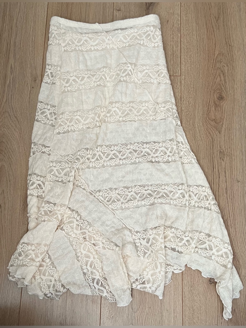 Cream pattered skirt - Picture 2 of 2